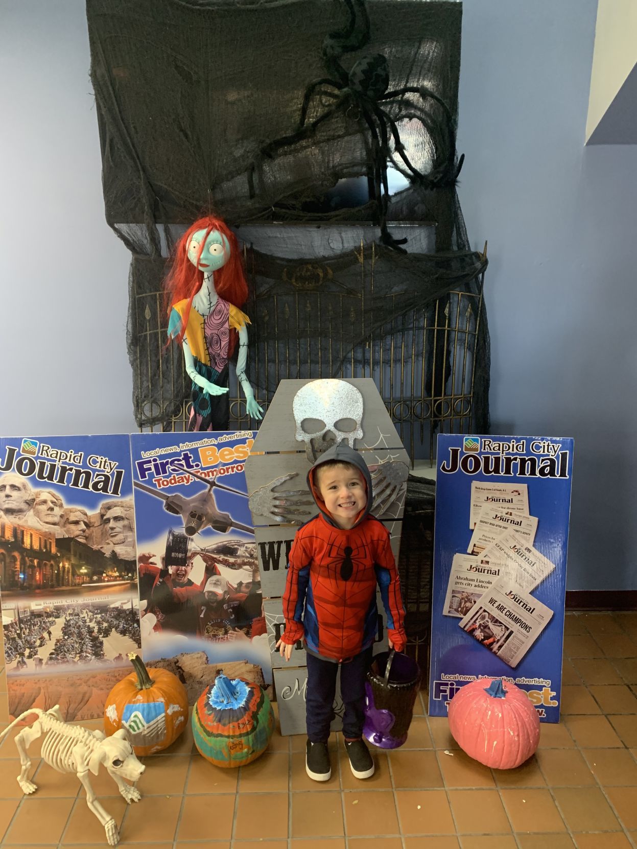 Halloween Pictures to run in Thursday's paper 069.JPG